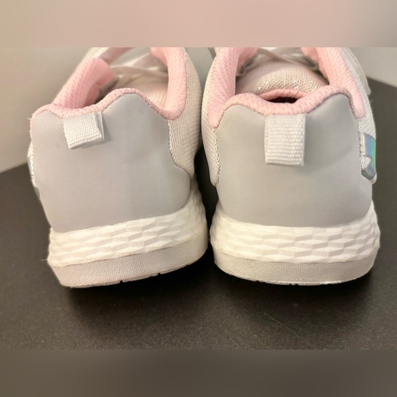 Carter’s shoes size 10 - Picture 3 of 4